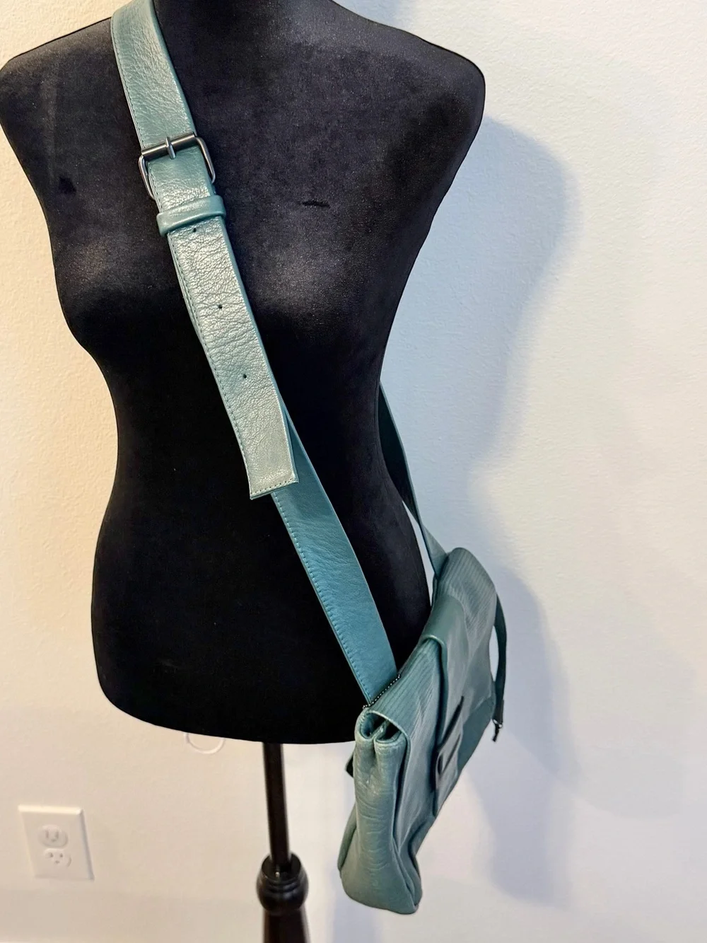 PRE LOVED Daniella Lehavi Teal Leather Shoulder Bag Eva Messenger